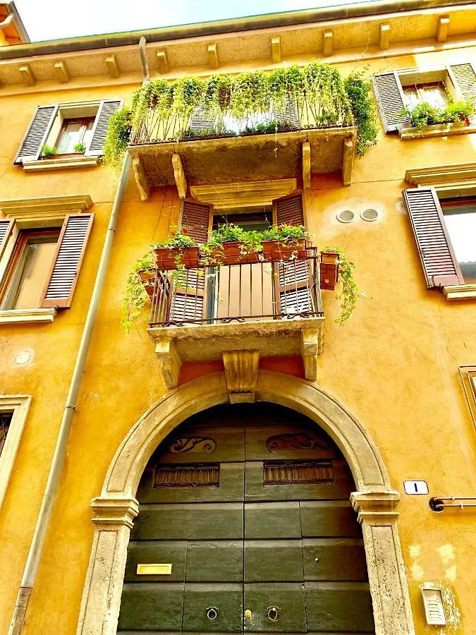 Vicolo Uno Luxury Apartment Verona